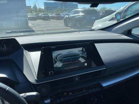 Used 2025 Toyota Prius LE image 17