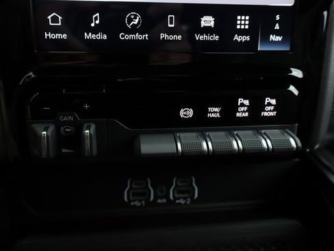 Used 2025 RAM 2500 Laramie image 28