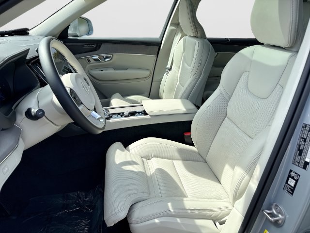 Certified 2026 Volvo XC90 B6 Ultra AWD/4WD image 17