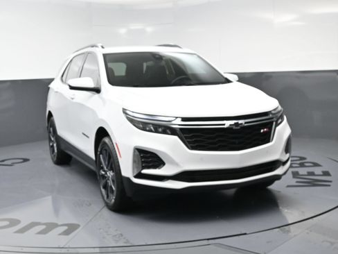 Used 2022 Chevrolet Equinox RS w/ Infotainment Package AWD/4WD image 3