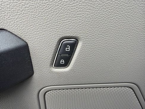 Used 2019 Ford F150 XL w/ Equipment Group 101A Mid AWD/4WD image 10