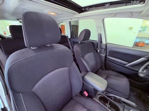 Used 2016 Subaru Forester 2.5i Premium w/ All-Weather Package image 9