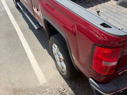 Used 2018 GMC Sierra 2500 SLT w/ Duramax Plus Package AWD/4WD image 13