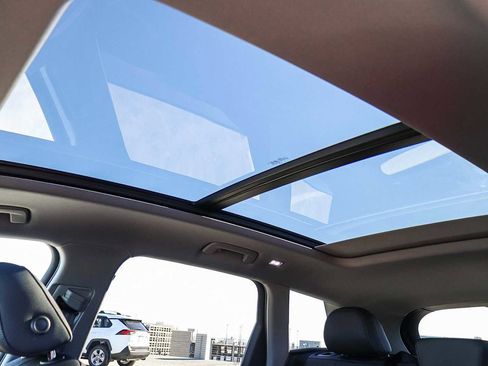 New 2025 Audi Q6 e-tron Premium image 34