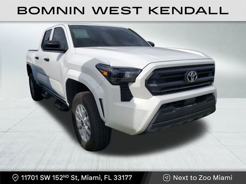 Used 2024 Toyota Tacoma SR image 1