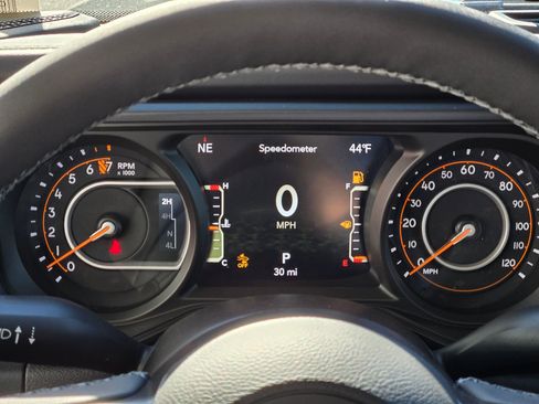 New 2026 Jeep Gladiator Sahara image 16