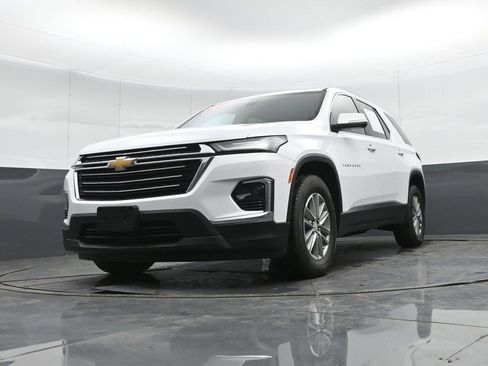 Used 2023 Chevrolet Traverse LT image 36