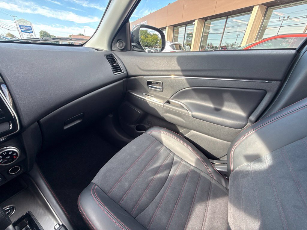 Used 2024 Mitsubishi Outlander Sport SE AWD/4WD image 24