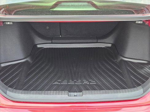Used 2025 Honda Accord SE image 6
