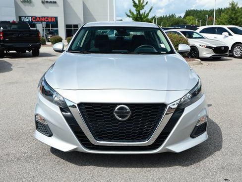 Used 2022 Nissan Altima 2.5 S FWD image 2