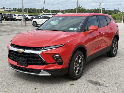 Used 2025 Chevrolet Blazer LT AWD/4WD image 4