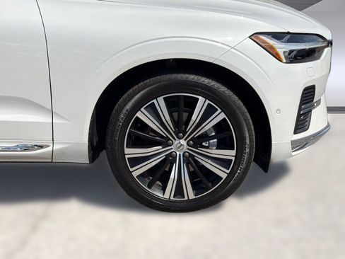 Certified 2023 Volvo XC60 B5 Plus w/ Climate Package image 11
