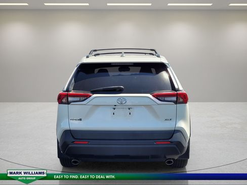 Used 2021 Toyota RAV4 XLE Premium FWD image 5