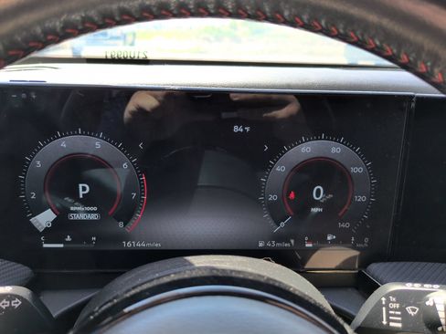 Used 2025 Nissan Kicks SR AWD/4WD image 13