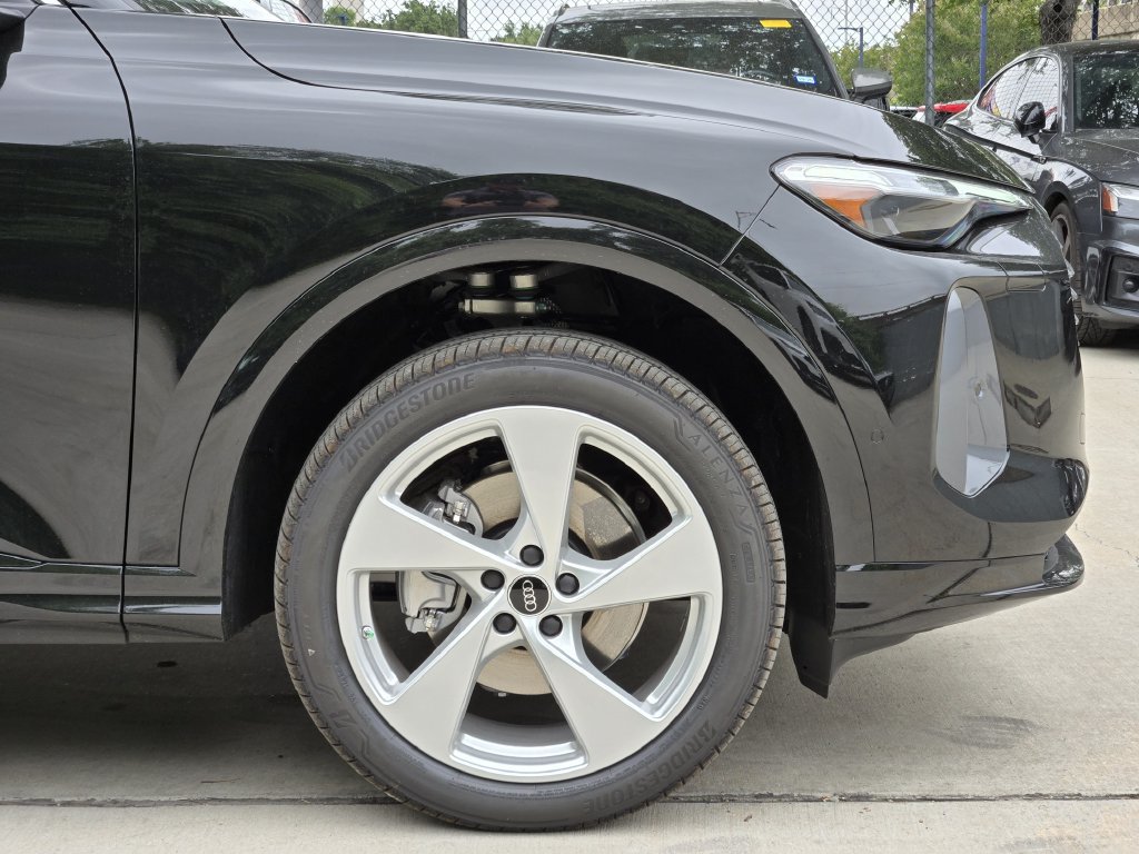 Used 2026 Audi Q5 Premium Plus w/ Premium Plus AWD/4WD image 13