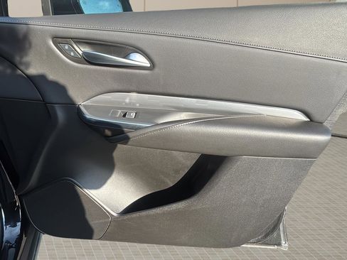 Used 2024 Cadillac XT4 Premium Luxury image 36