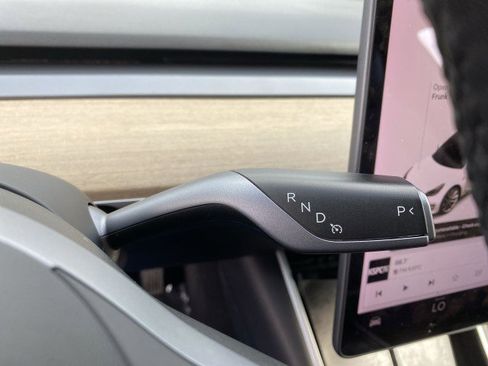 Used 2019 Tesla Model 3 Standard Range Plus image 15