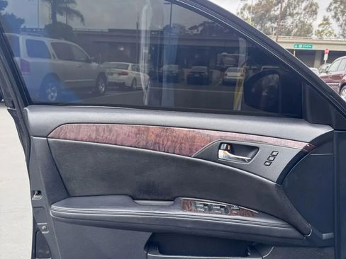 Used 2011 Toyota Avalon Limited image 18