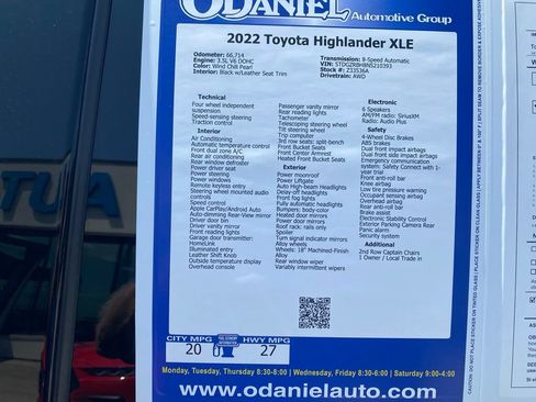 Used 2022 Toyota Highlander XLE AWD/4WD image 29
