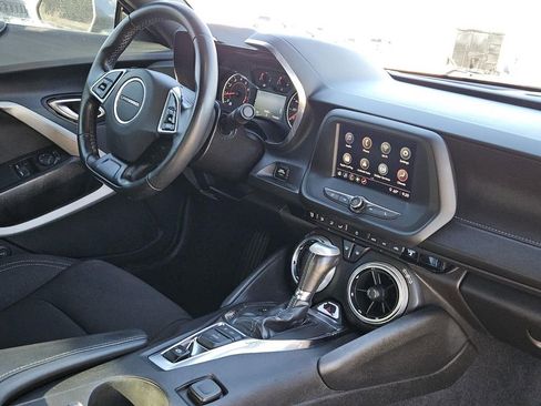 Used 2021 Chevrolet Camaro LT image 26