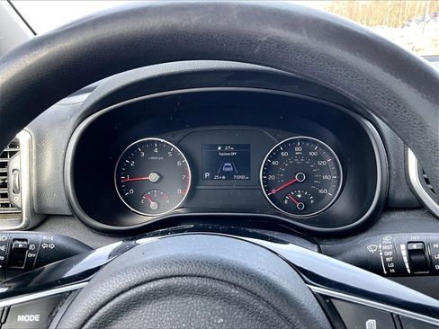 Used 2022 Kia Sportage LX image 17