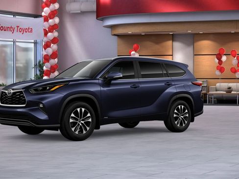 New 2026 Toyota Highlander XLE image 2