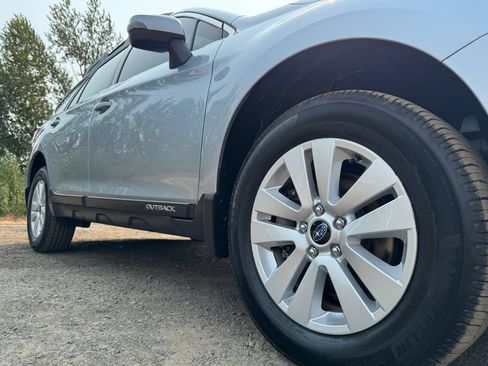 Used 2017 Subaru Outback 2.5i Premium AWD/4WD image 46