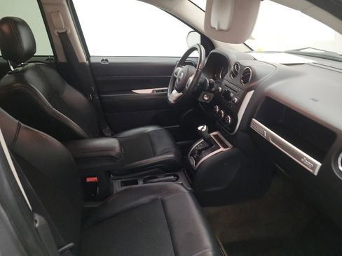 Used 2017 Jeep Compass Latitude FWD image 21