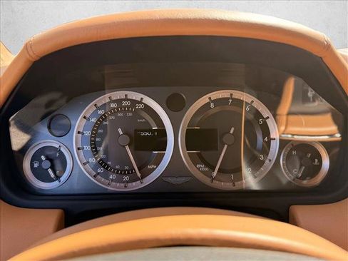 Used 2012 Aston Martin Rapide image 19