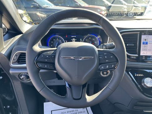 New 2026 Chrysler Pacifica Select w/ S Appearance Package image 18