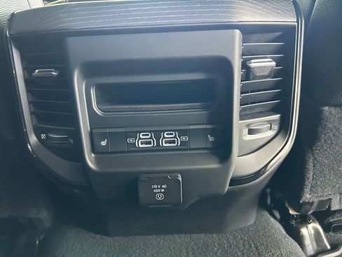 Used 2023 RAM 2500 Limited AWD/4WD image 29