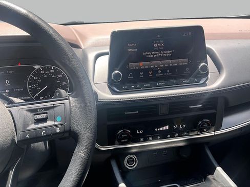 Certified 2023 Nissan Rogue SV FWD image 7