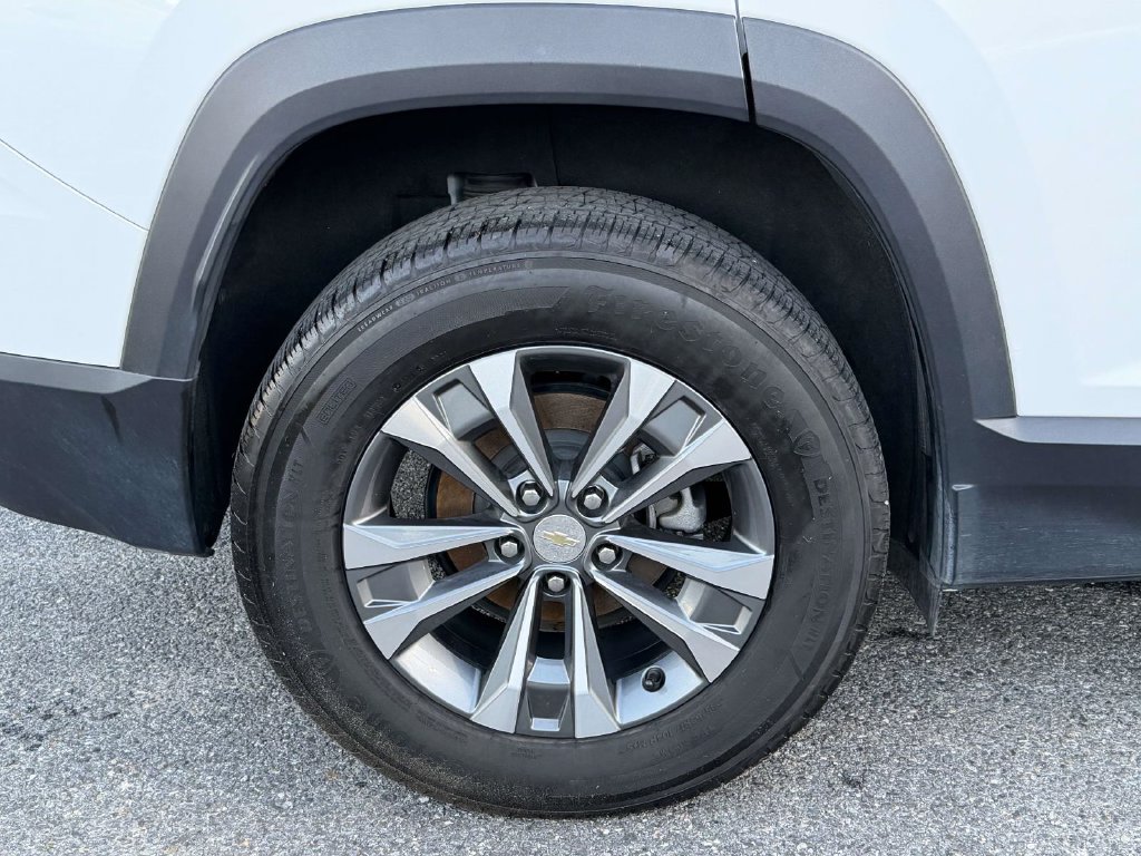 Used 2025 Chevrolet Equinox LT w/ Convenience Package II FWD image 7