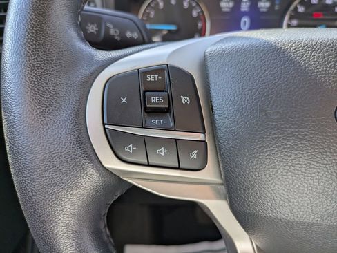 Used 2023 Ford Explorer XLT image 17