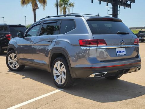 Used 2023 Volkswagen Atlas SE AWD/4WD image 3