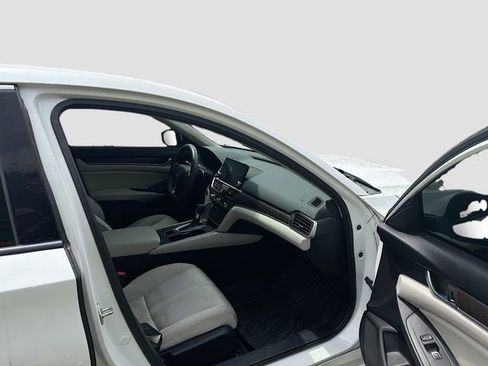 Used 2018 Honda Accord EX image 12