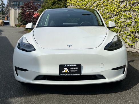 Used 2021 Tesla Model Y Performance image 3