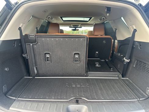 Used 2024 Nissan Pathfinder Platinum image 42