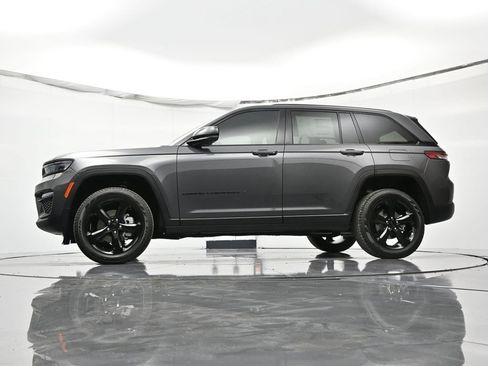 New 2025 Jeep Grand Cherokee Limited image 39