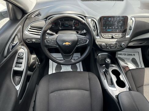 Used 2018 Chevrolet Malibu LT FWD image 33