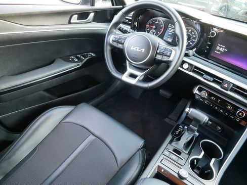 Used 2023 Kia K5 GT-Line image 9