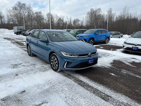 Used 2025 Volkswagen Jetta S image 7