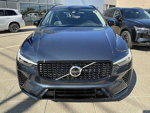 Used 2024 Volvo XC60 B5 Plus w/ Protection Package Premier AWD/4WD image 12