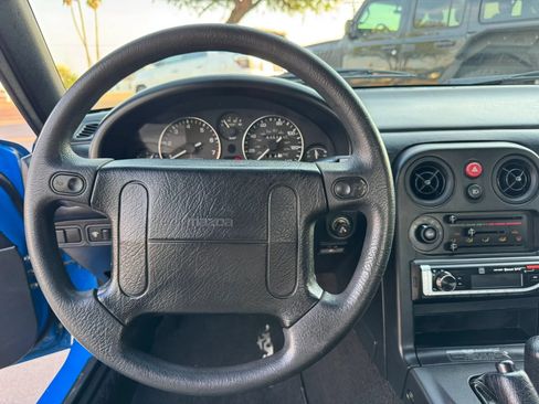 Used 1990 MAZDA MX-5 Miata RWD image 17