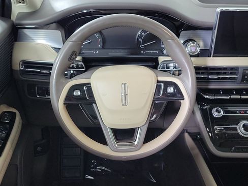 Used 2022 Lincoln Corsair AWD w/ Premium Package image 12