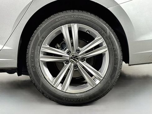 Certified 2024 Volkswagen Jetta SE FWD image 33
