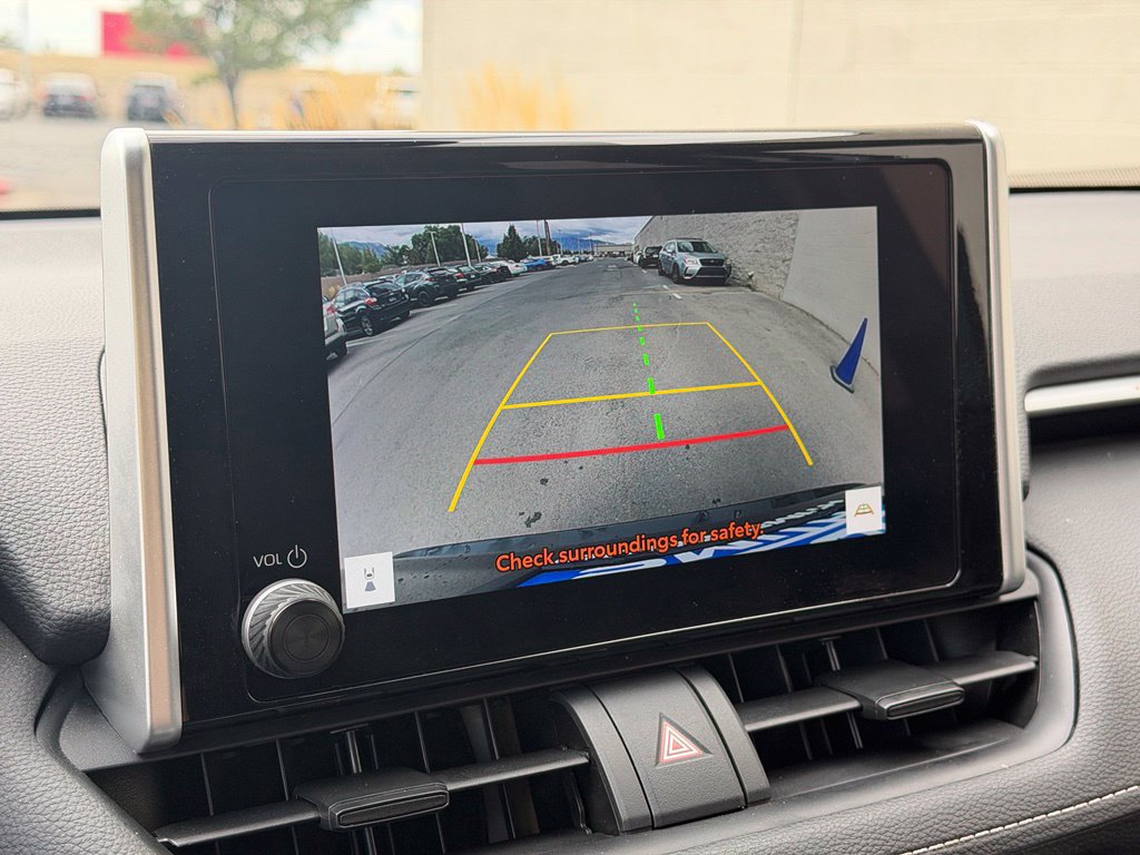 Used 2025 Toyota RAV4 XLE AWD/4WD image 17