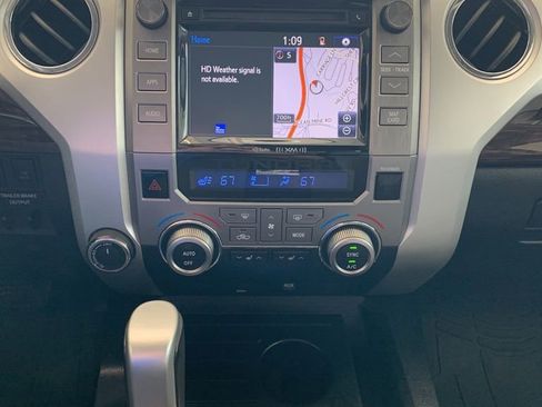 Used 2017 Toyota Tundra Limited w/ Limited Premium Package image 7