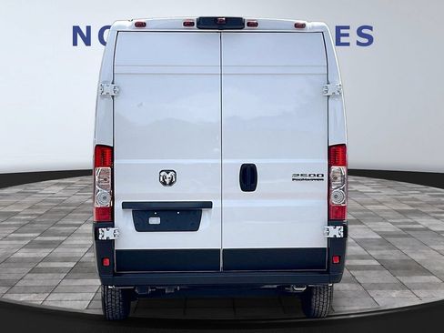 Used 2025 RAM ProMaster 2500 w/ Convenience Group FWD image 5