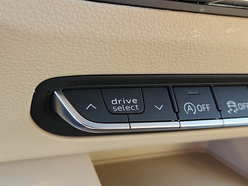 Certified 2023 Audi Q5 2.0T Premium w/ Convenience Package AWD/4WD image 25